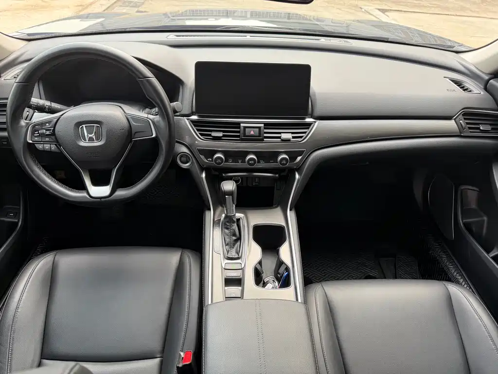 Honda Accord — фото 7