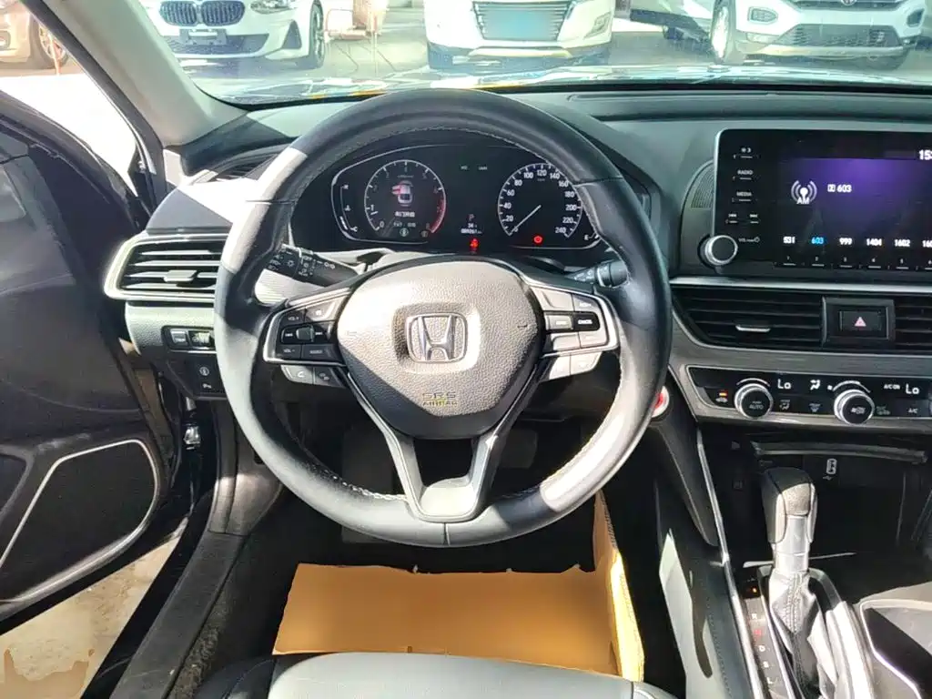 Honda Accord — фото 11