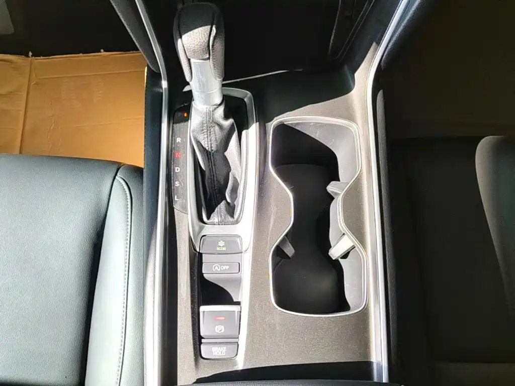 Honda Accord — фото 14
