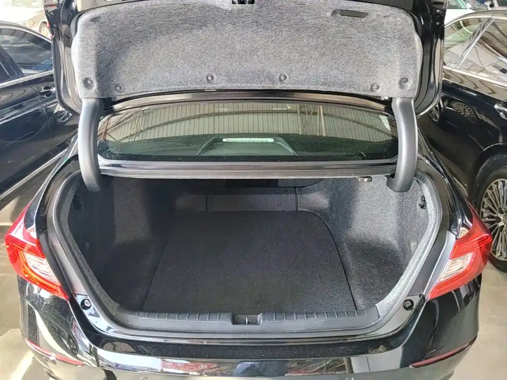 Honda Accord — фото 19