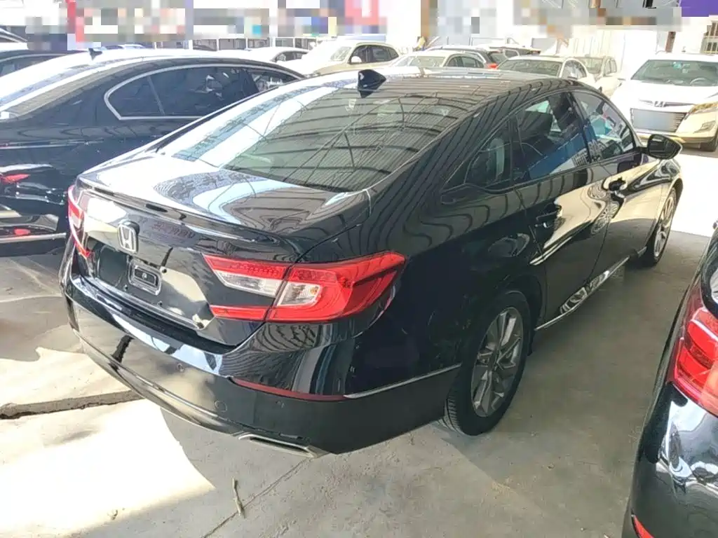 Honda Accord — фото 7