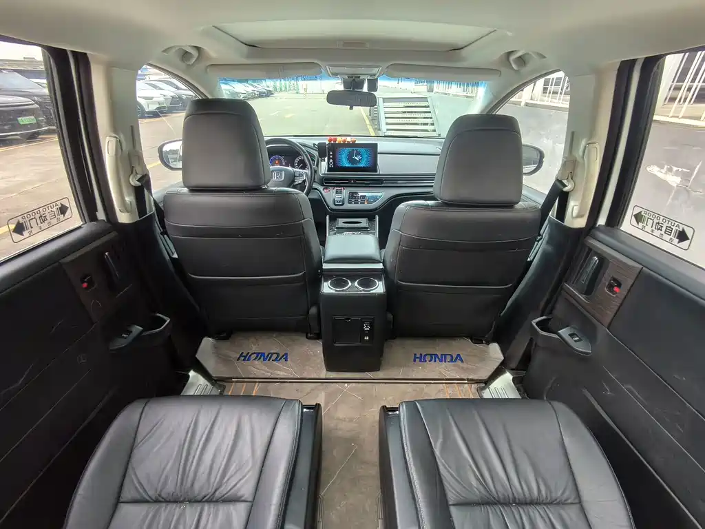 Honda Odyssey — фото 11