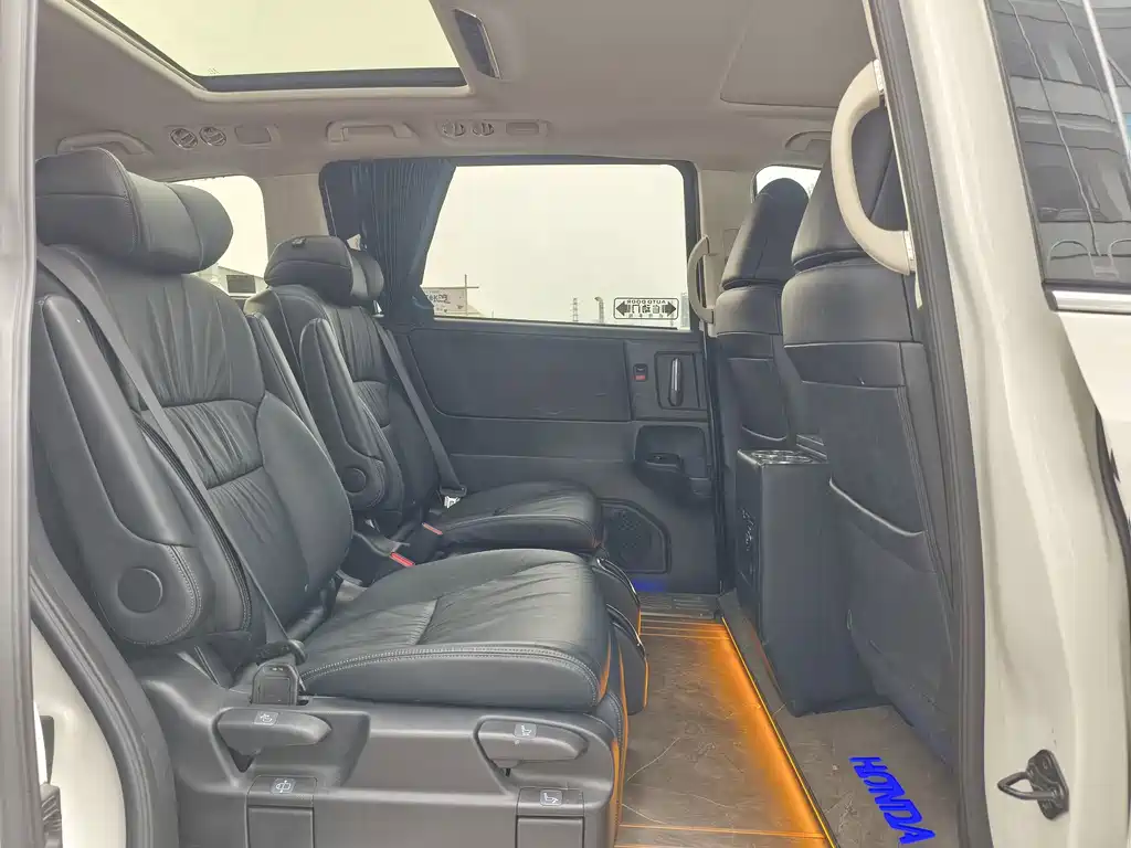 Honda Odyssey — фото 15