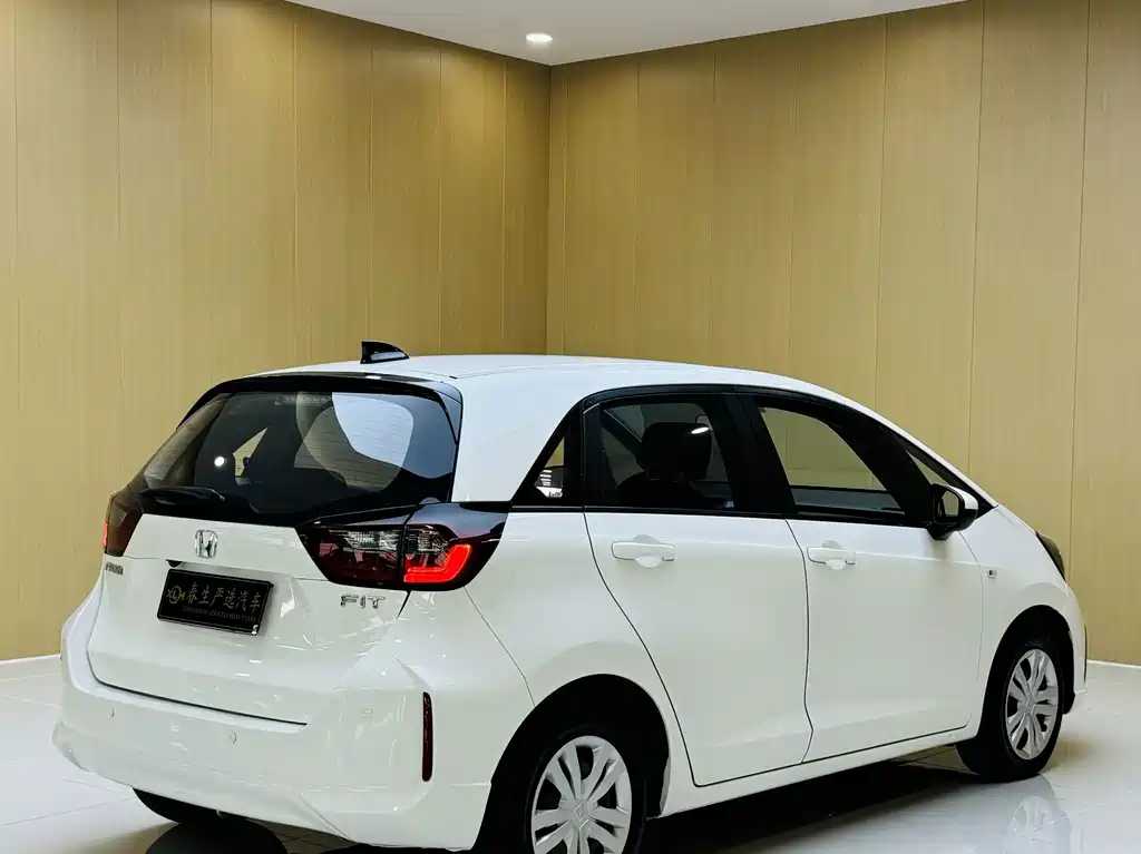 Honda Fit — фото 15