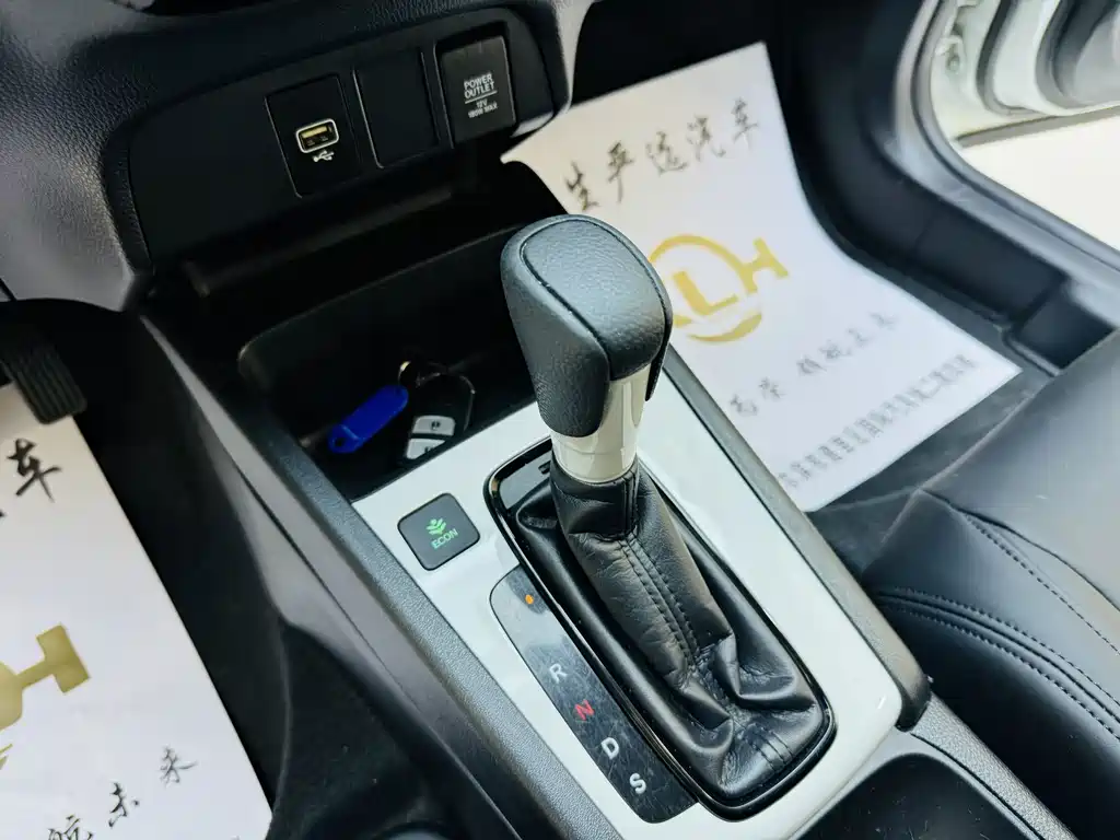 Honda Fit — фото 5