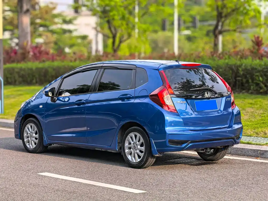 Honda Fit — фото 13