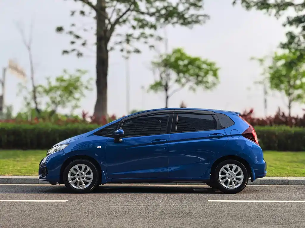 Honda Fit — фото 14