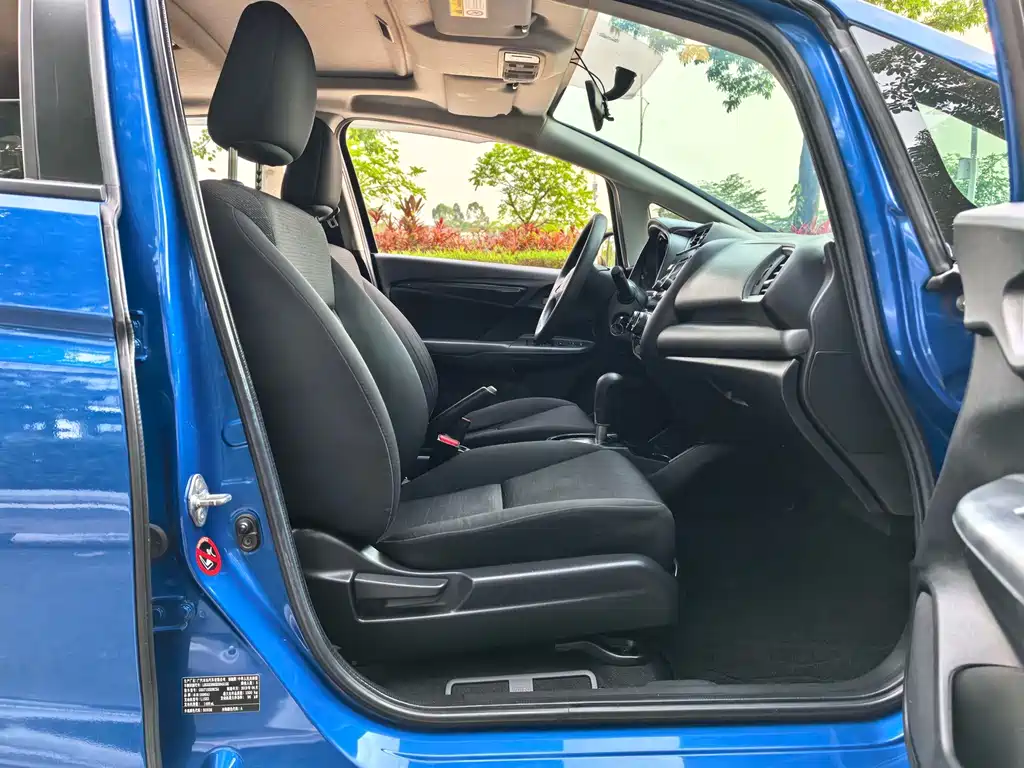 Honda Fit — фото 10