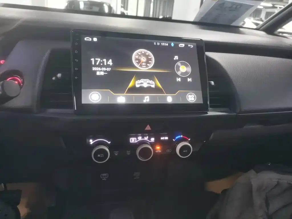 Honda Fit — фото 13