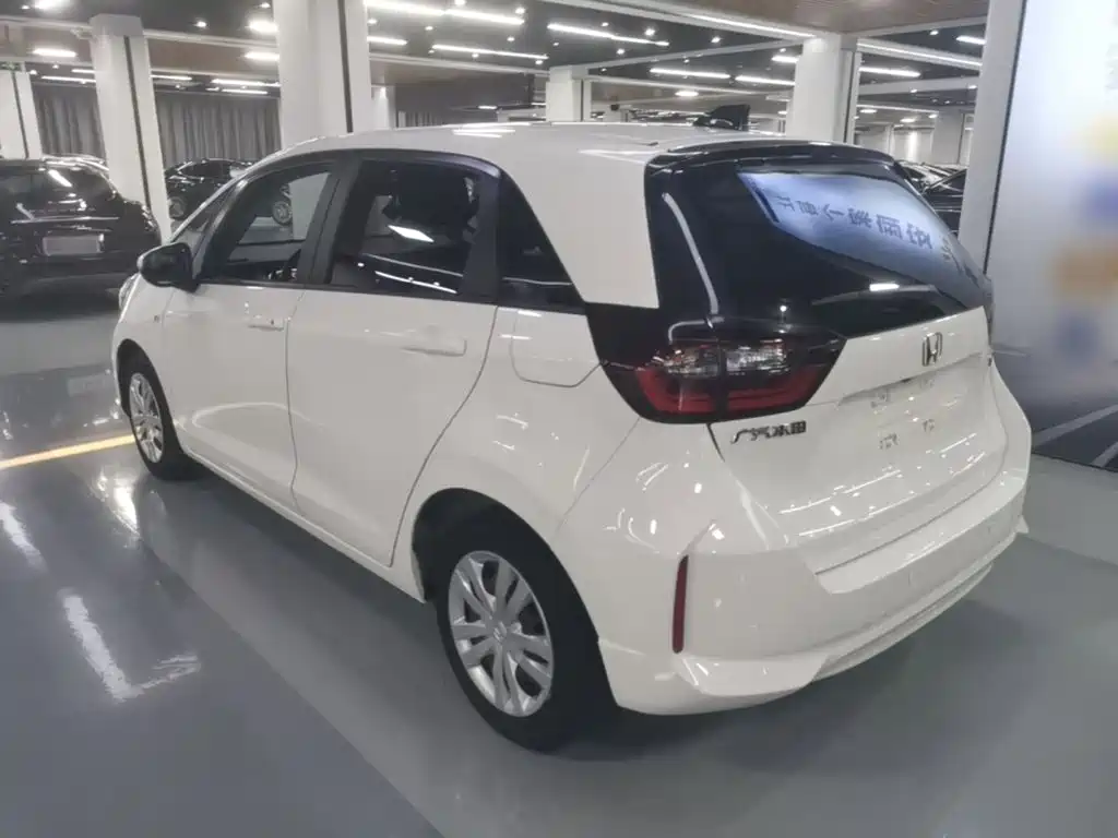 Honda Fit — фото 5
