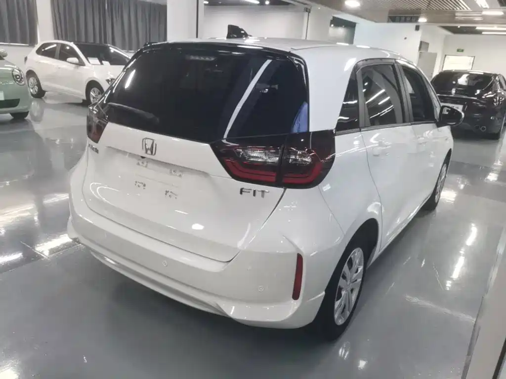 Honda Fit — фото 7
