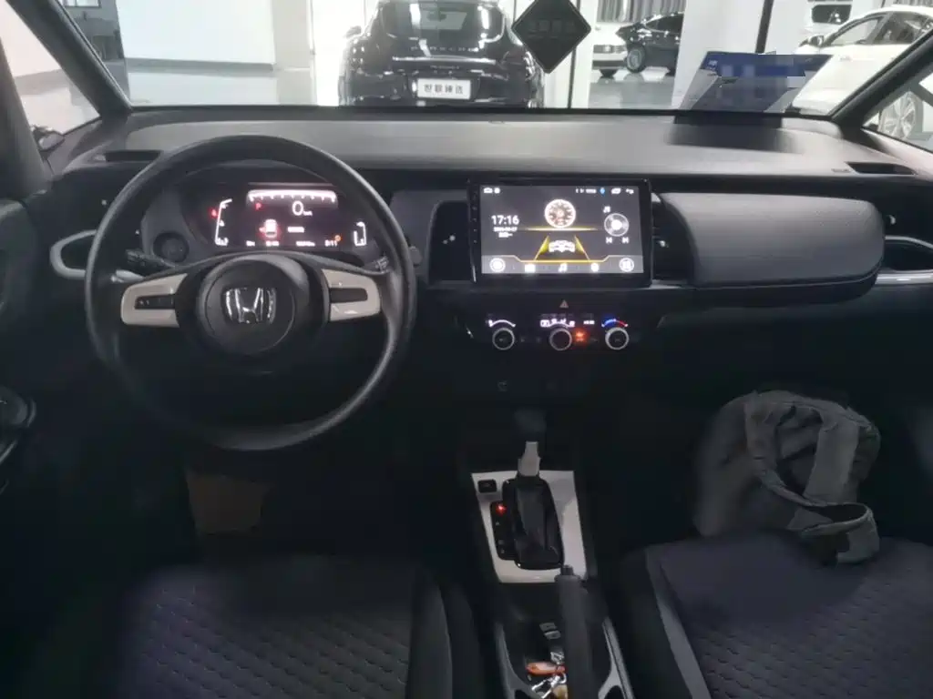Honda Fit — фото 10