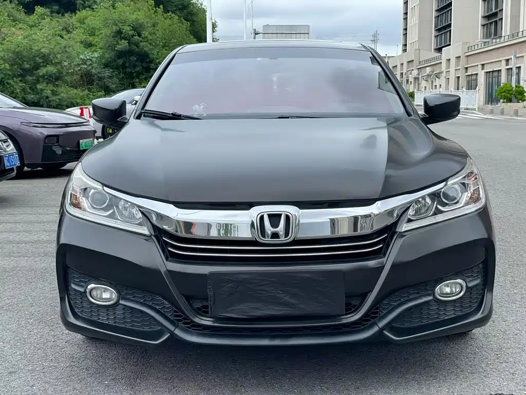 Honda Accord — фото 2
