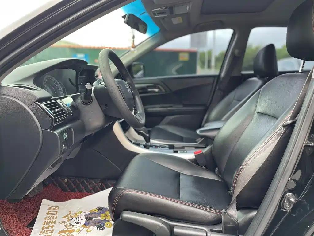 Honda Accord — фото 4