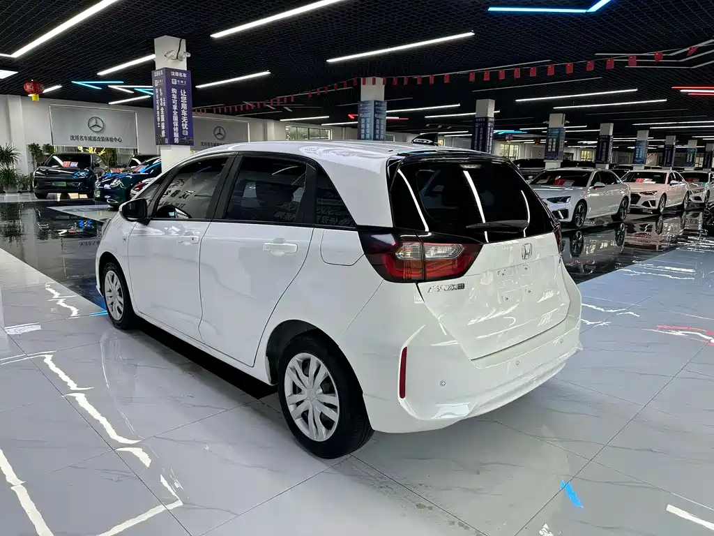 Honda Fit — фото 7