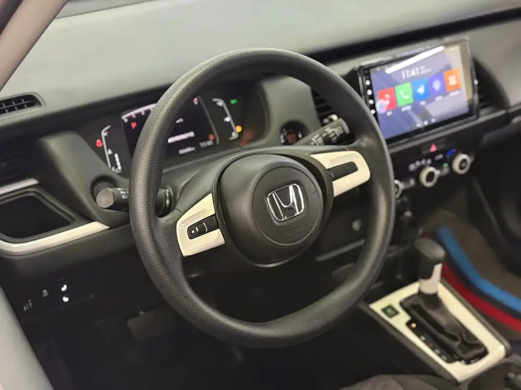 Honda Fit — фото 11
