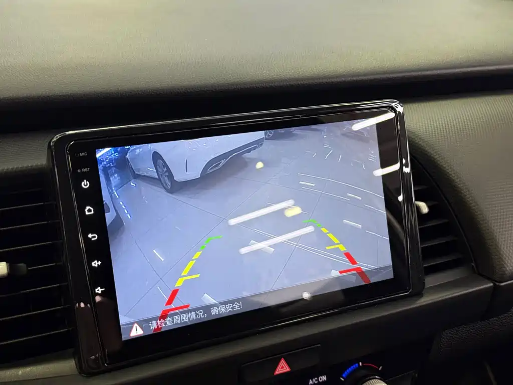 Honda Fit — фото 13