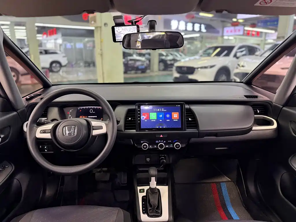 Honda Fit — фото 9