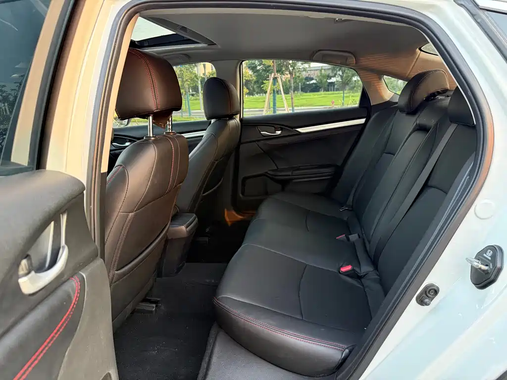 Honda Civic — фото 11
