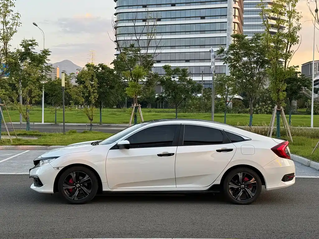 Honda Civic — фото 3