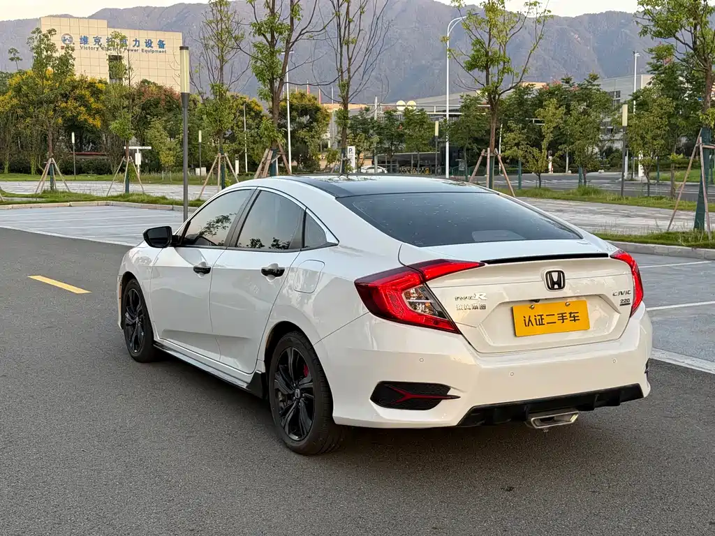 Honda Civic — фото 5