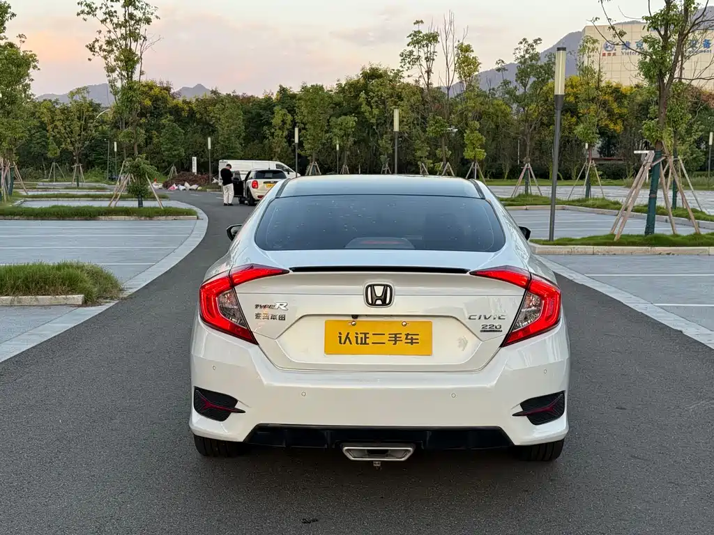 Honda Civic — фото 6