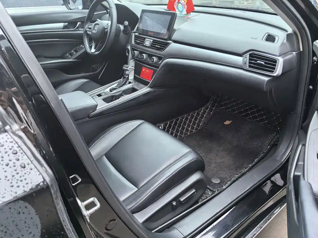 Honda Accord — фото 12