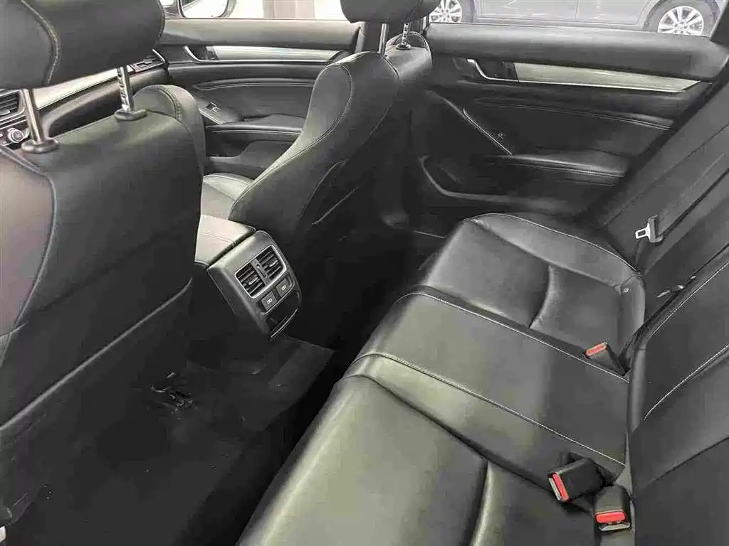 Honda Inspire — фото 13