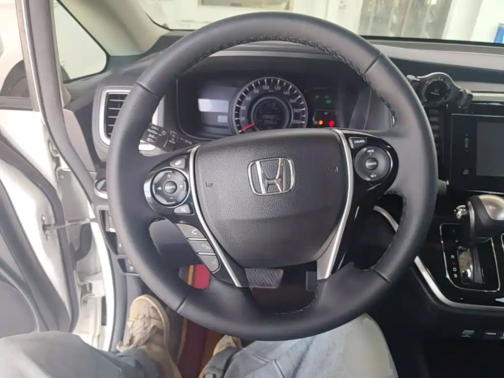 Honda Odyssey — фото 11
