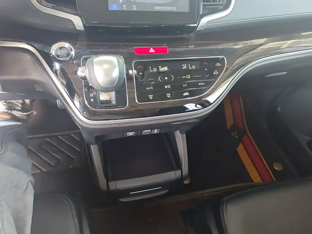 Honda Odyssey — фото 14