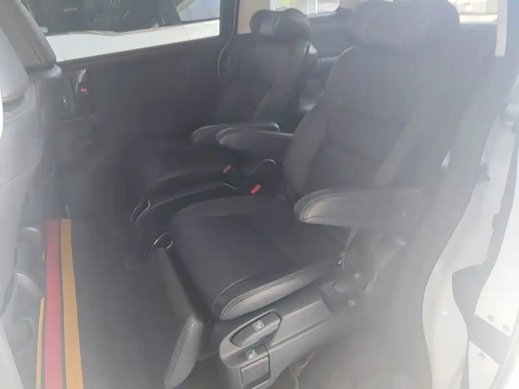 Honda Odyssey — фото 17