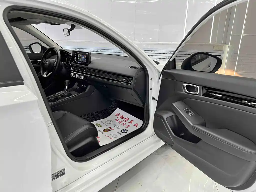 Honda Civic — фото 17