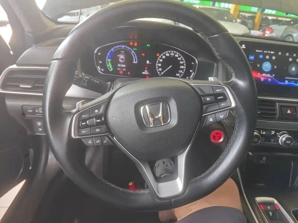 Honda Accord — фото 11