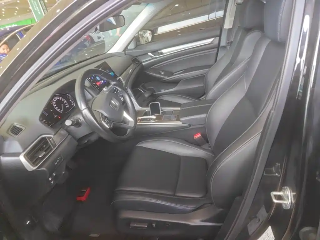 Honda Accord — фото 15
