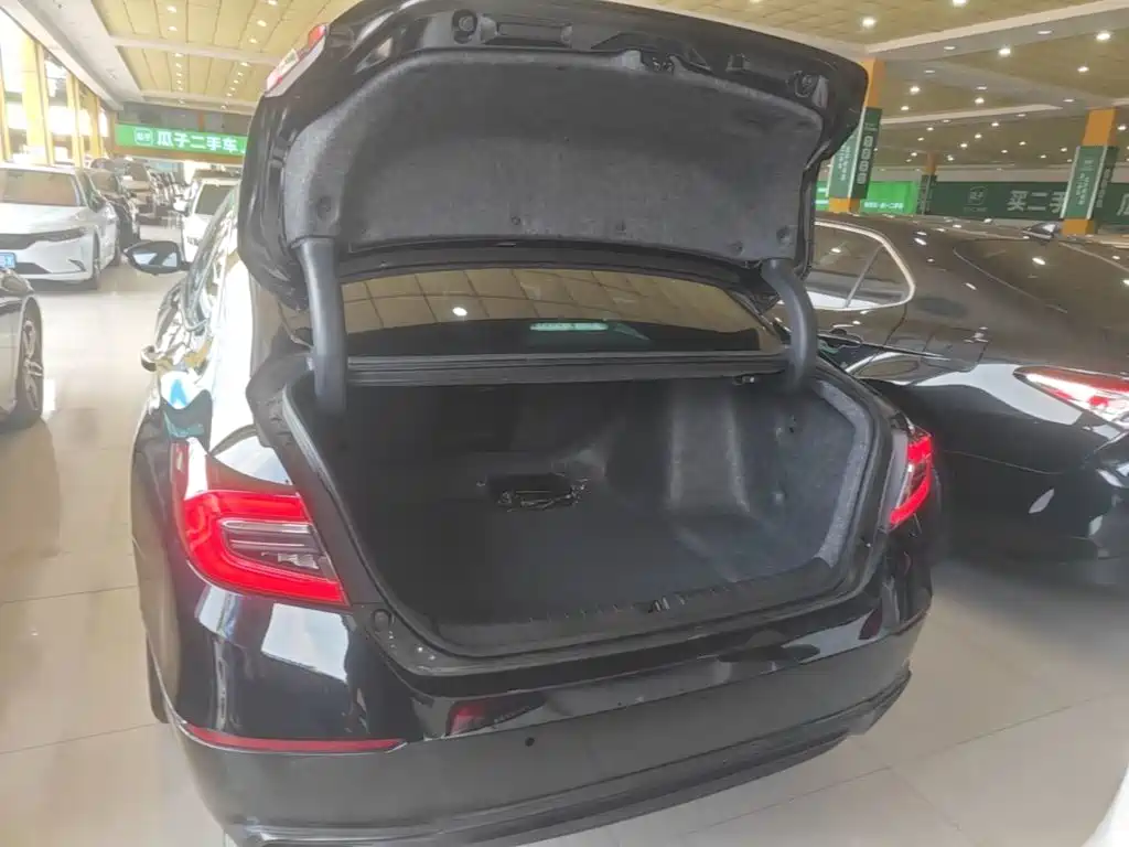 Honda Accord — фото 19