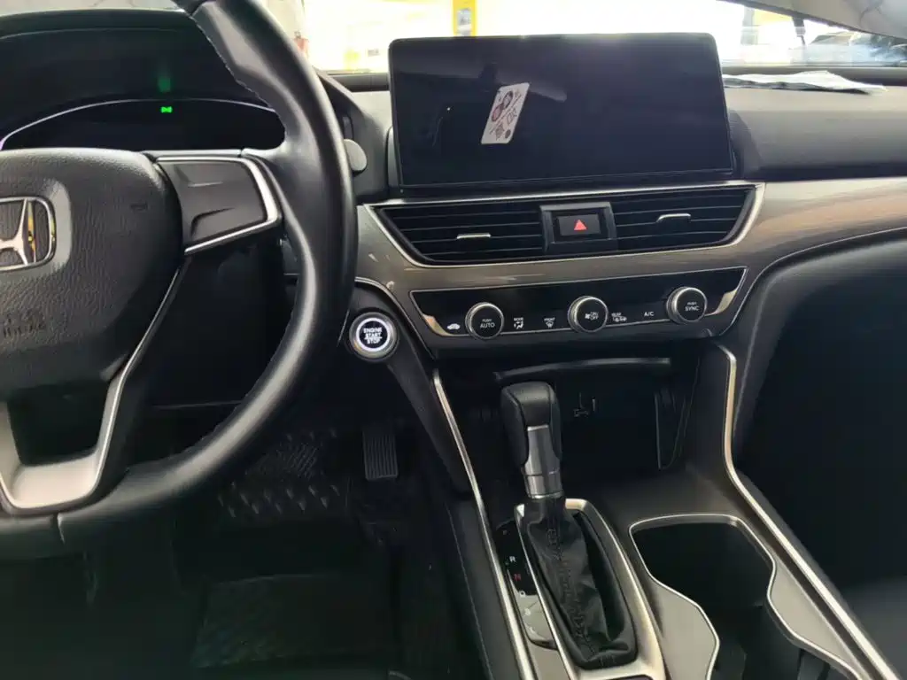 Honda Accord — фото 13