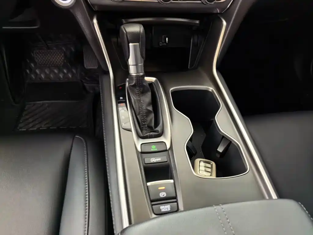 Honda Accord — фото 14