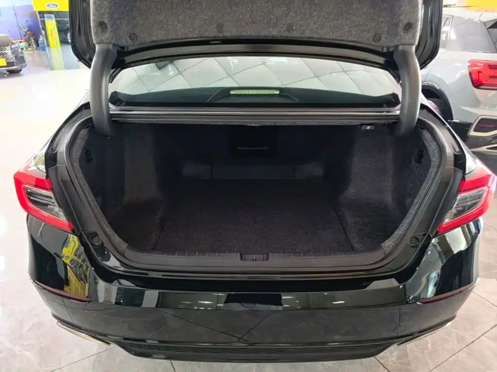 Honda Accord — фото 19