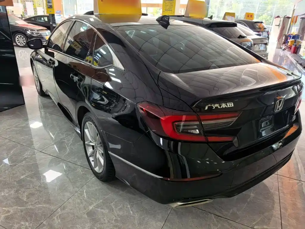 Honda Accord — фото 5