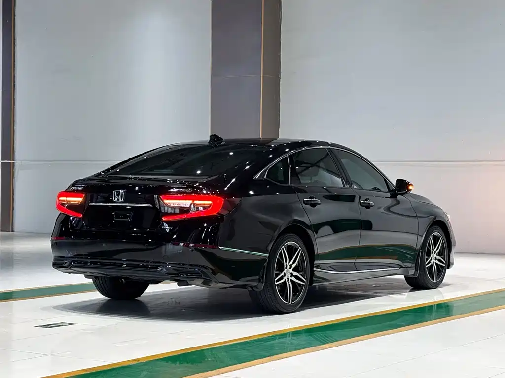 Honda Accord — фото 4