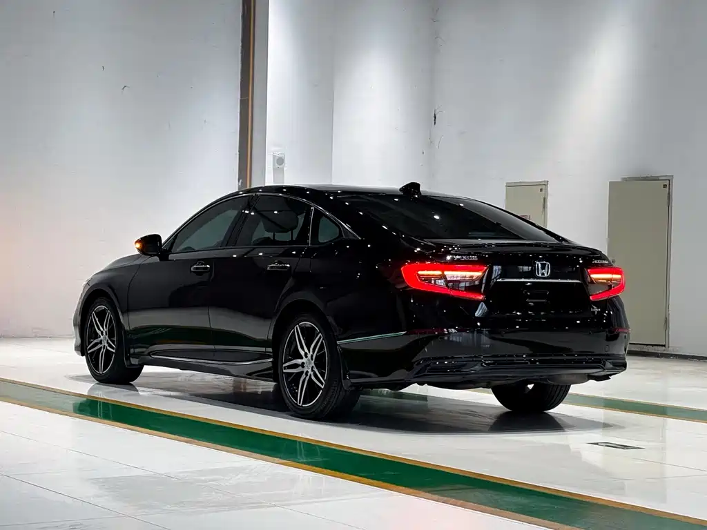 Honda Accord — фото 6