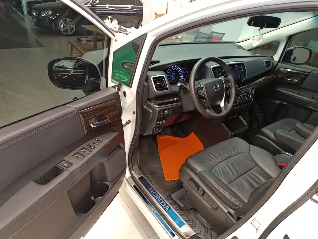 Honda Odyssey — фото 13