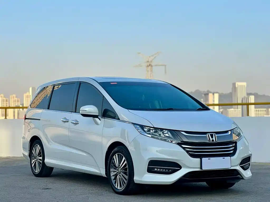Honda Odyssey — фото 20