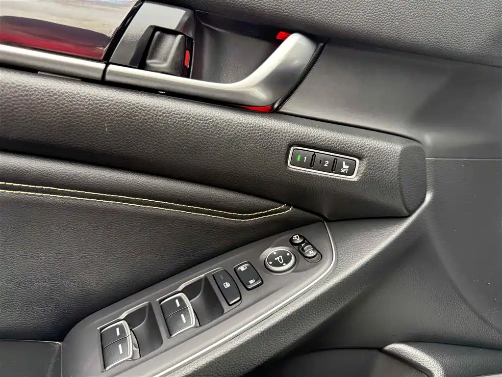 Honda Accord — фото 15