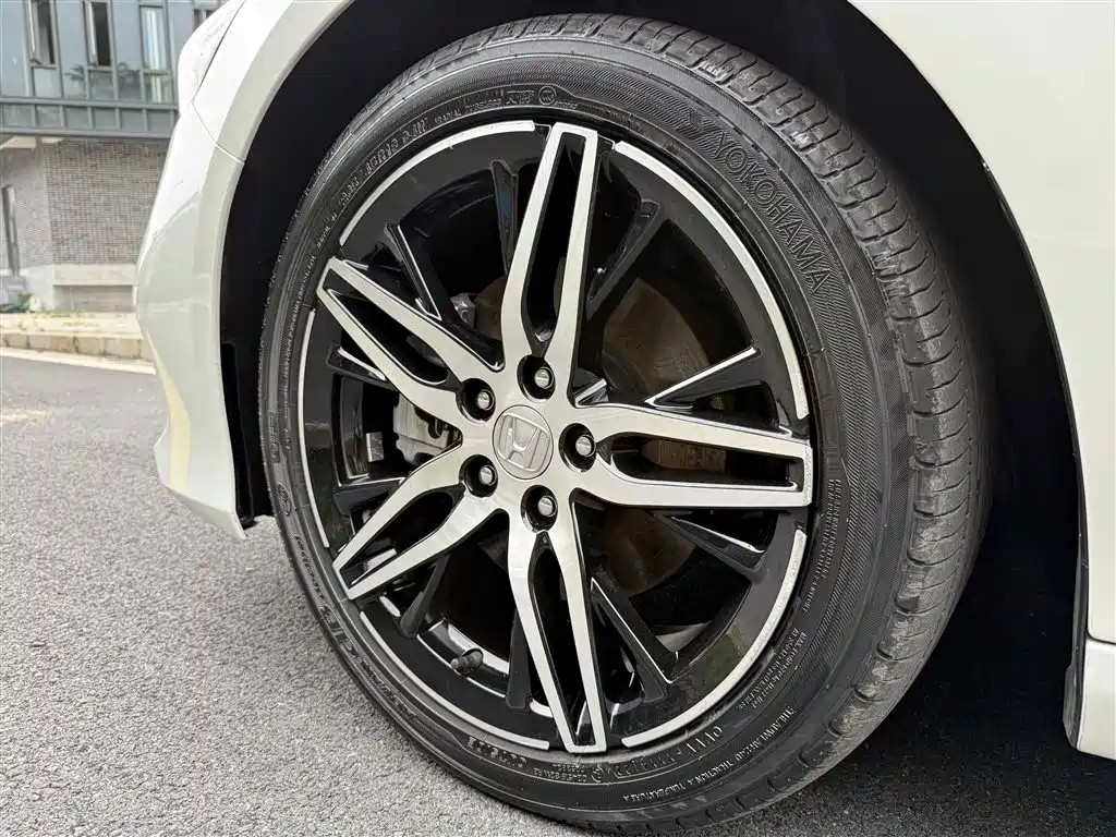 Honda Accord — фото 19