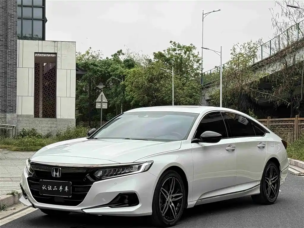 Honda Accord — фото 22
