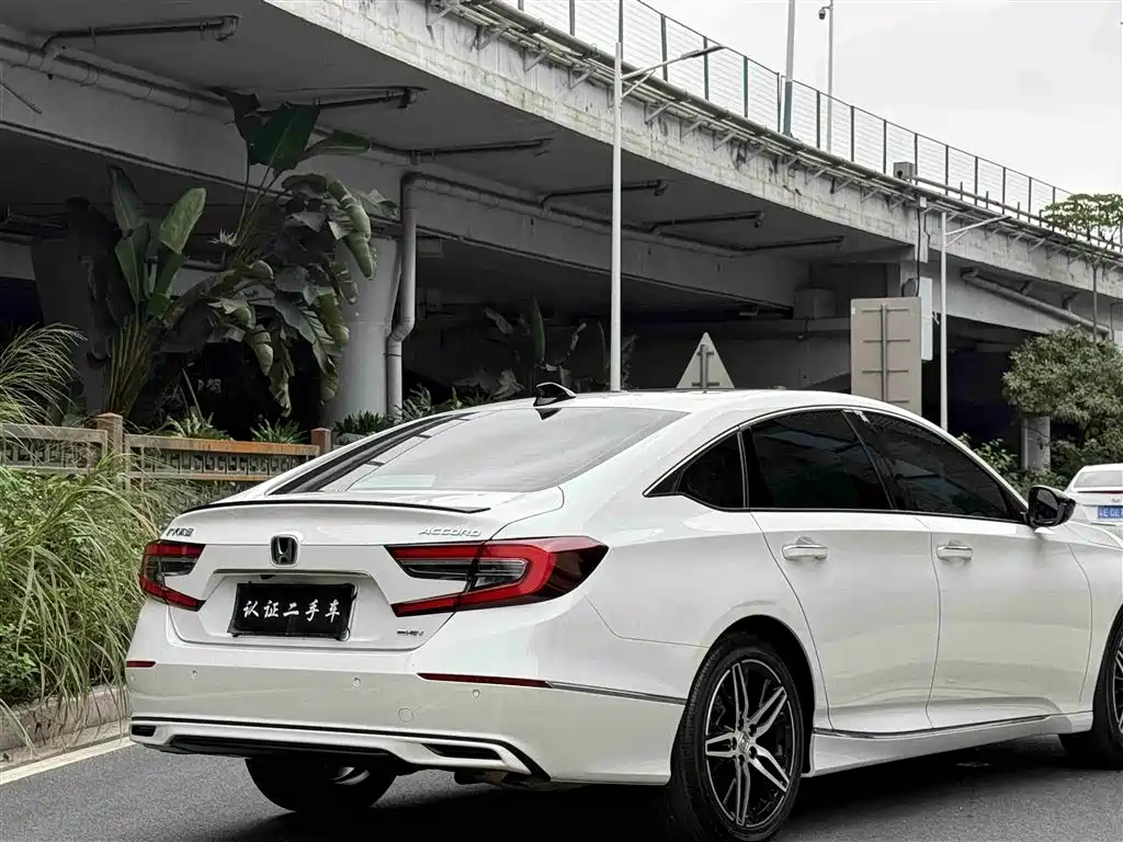 Honda Accord — фото 26