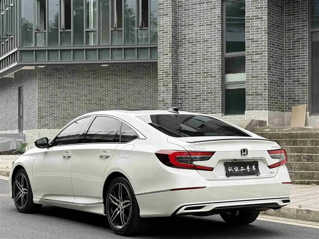 Honda Accord — фото 4