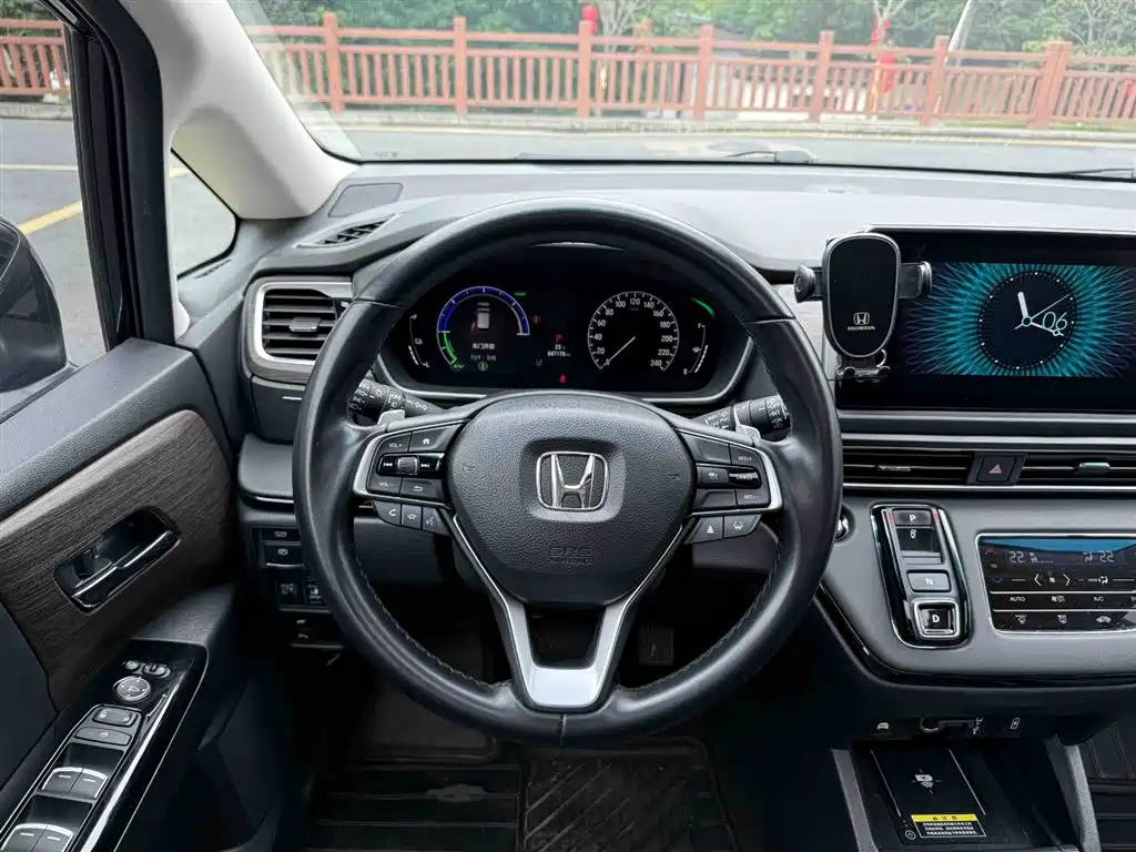 Honda Odyssey — фото 14