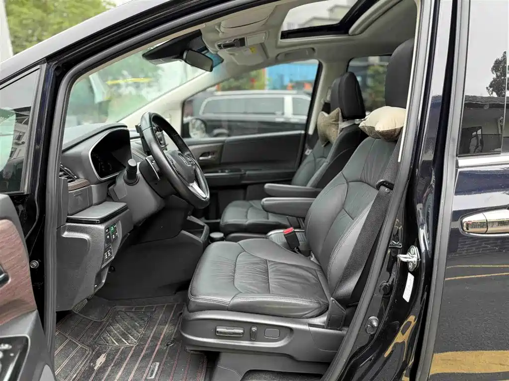 Honda Odyssey — фото 10